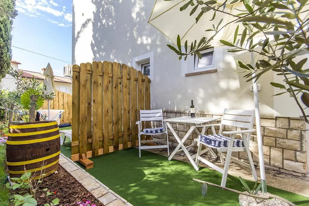 Rooms Vilena Medolino 3*,